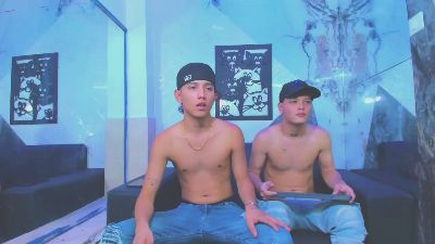 tayler_blessed live cam on Cam4