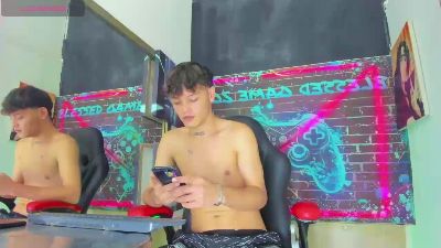 tayler_blessed live cam on Cam4