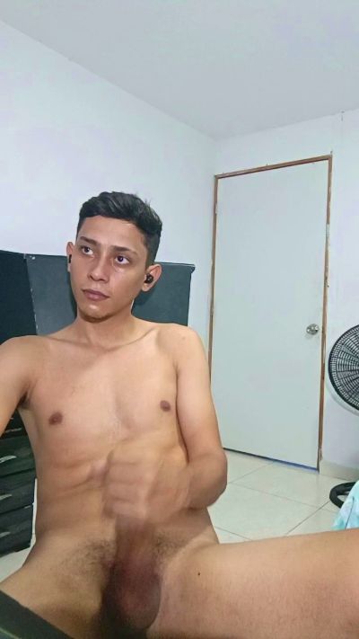 tayron live cam on Cam4