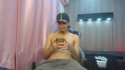 tayson_hot_ live cam on Cam4