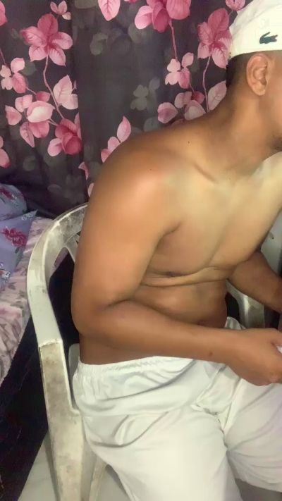 tchagomont live cam on Cam4