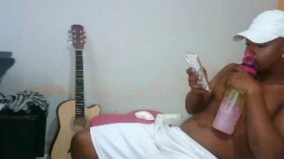 tchagomont live cam on Cam4