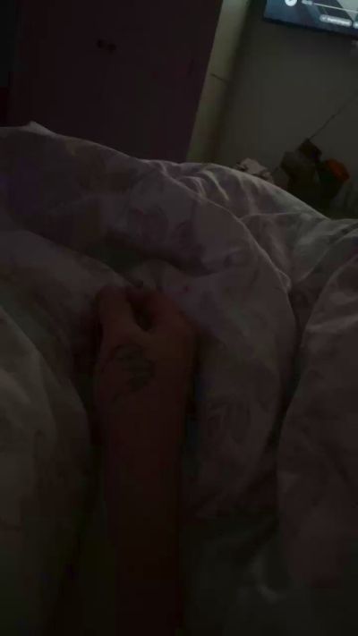 tcverynaughty63 live cam on Cam4
