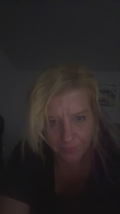 tearitup9_fun live cam on Cam4