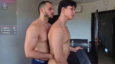 teddybear_07 live cam on Cam4