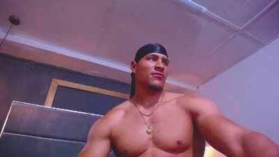 teddyfit_19cm live cam on Cam4