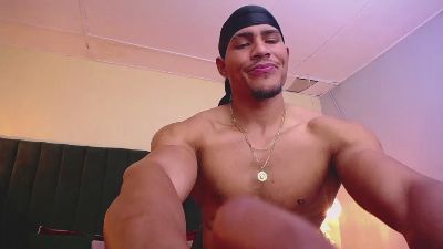 teddyfit_19cm live cam on Cam4