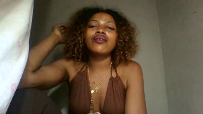 tella9794 live cam on Cam4