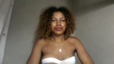 tella9794 live cam on Cam4