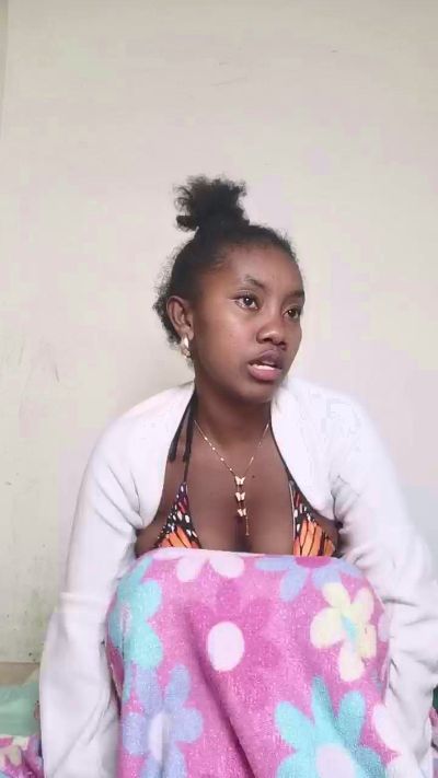 tesha7 live cam on Cam4