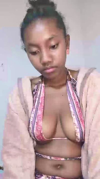 tesha7 live cam on Cam4