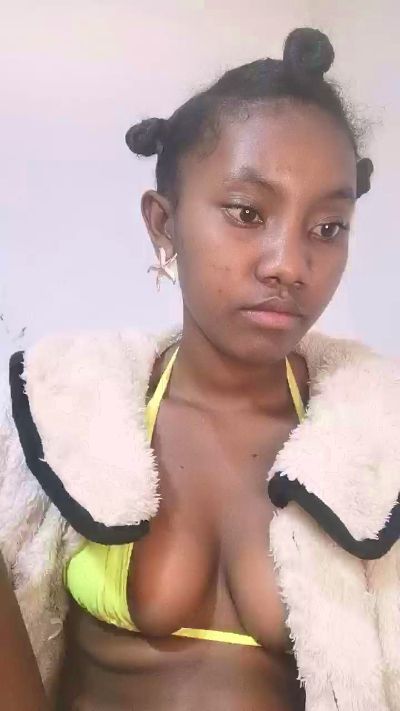 tesha7 live cam on Cam4