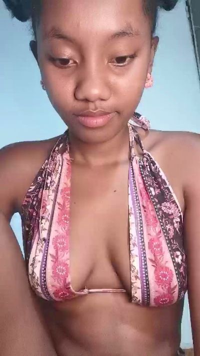 tesha7 live cam on Cam4