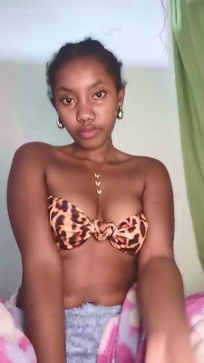 tesha7 live cam on Cam4