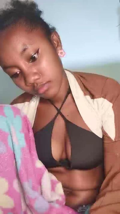 tesha7 live cam on Cam4