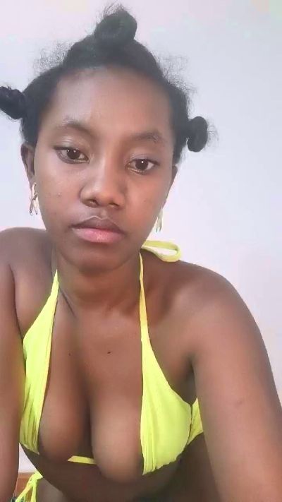 tesha7 live cam on Cam4
