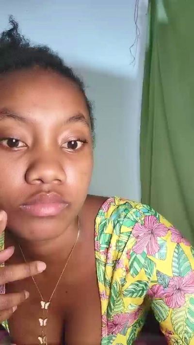 tesha7 live cam on Cam4