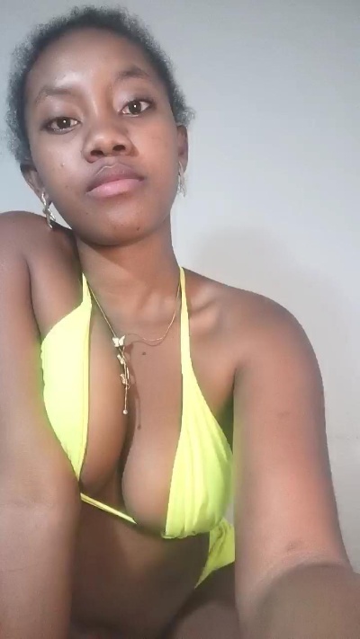 tesha7 live cam on Cam4