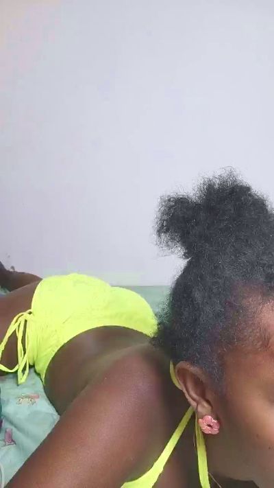 tesha7 live cam on Cam4