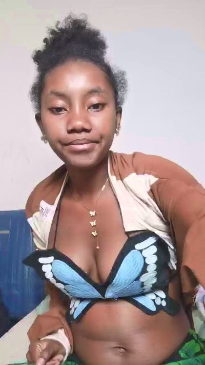tesha7 live cam on Cam4