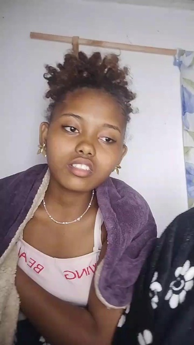 teshi2 live cam on Cam4