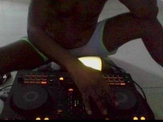 tesudoblack85 live cam on Cam4
