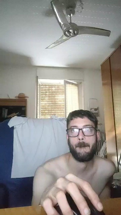 teuz90 live cam on Cam4
