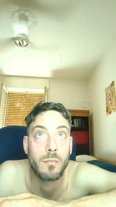 teuz90 live cam on Cam4