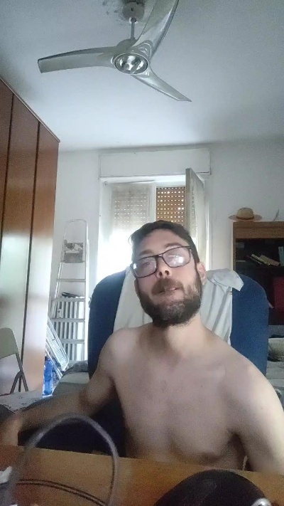 teuz90 live cam on Cam4