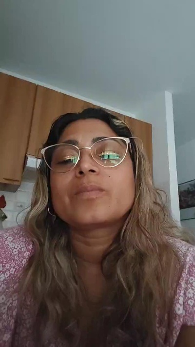 thalia1979 live cam on Cam4
