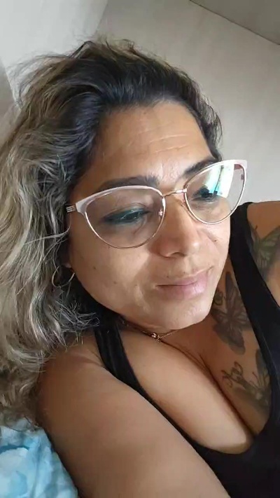 thalia1979 live cam on Cam4