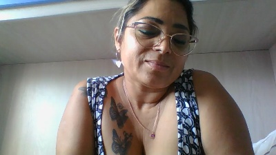 thalia1979 live cam on Cam4