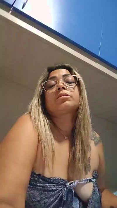 thalia1979 live cam on Cam4