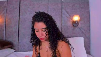 thara24 live cam on Cam4