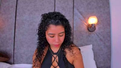 thara24 live cam on Cam4