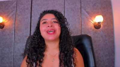 thara24 live cam on Cam4