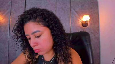 thara24 live cam on Cam4