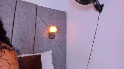 thara24 live cam on Cam4