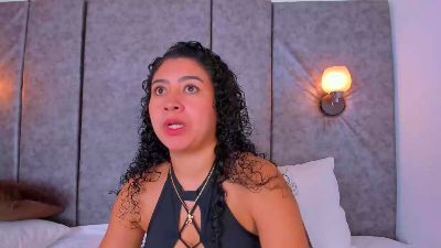 thara24 live cam on Cam4