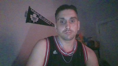 thatguy199223 来自 加拿大 的 男性 直播摄像头