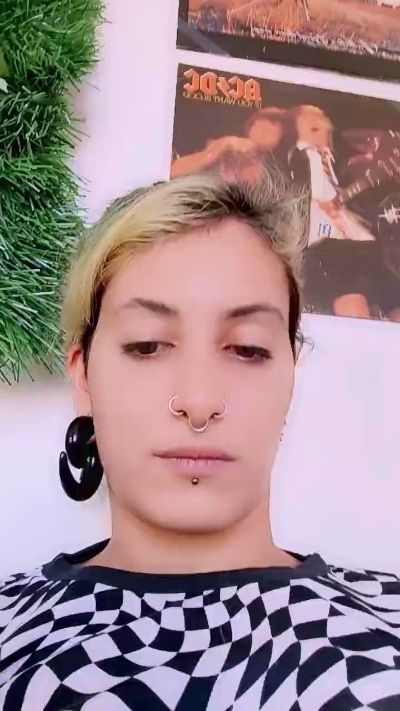 theWitch696 live cam on Cam4