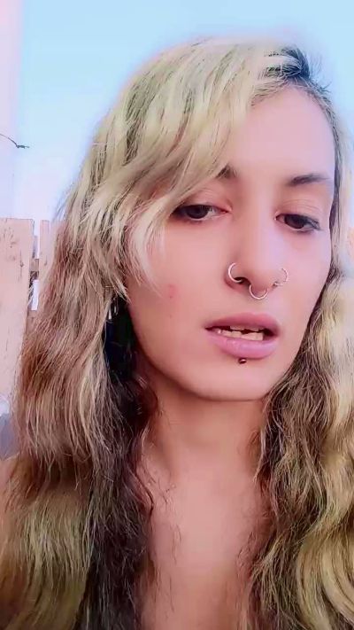 theWitch696 live cam on Cam4