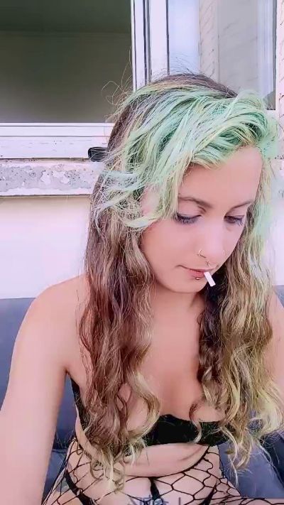 theWitch696 live cam on Cam4