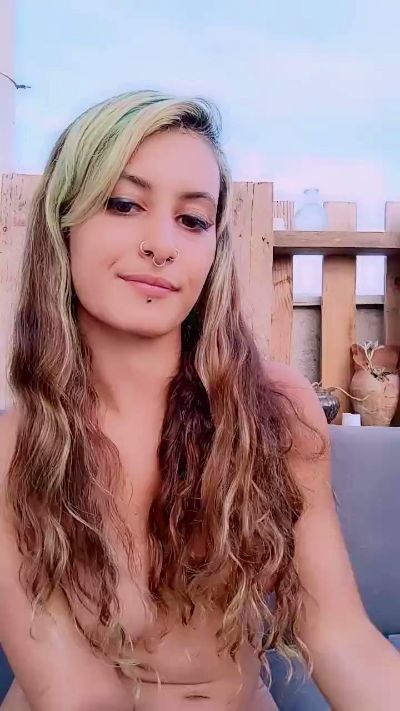 theWitch696 live cam on Cam4