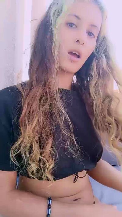 theWitch696 live cam on Cam4