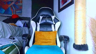 the_dog_lian live cam on Cam4