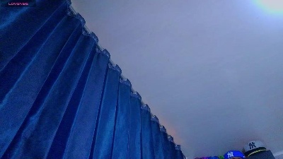 the_dog_lian live cam on Cam4