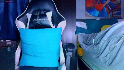 the_dog_lian live cam on Cam4