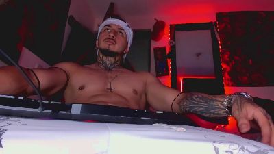 thebeastmaster live cam on Cam4