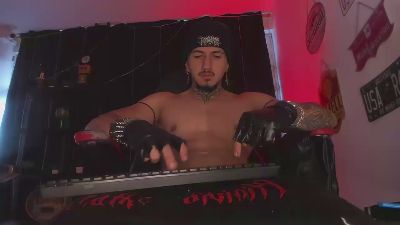 thebeastmaster live cam on Cam4